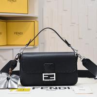 Borsa a spalla Fendi Baguette