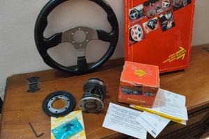 Volante Momo sportivo made in Italy