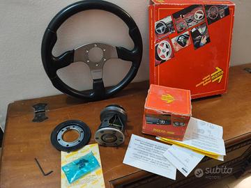 Volante Momo sportivo made in Italy