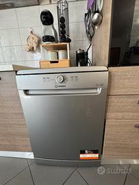 LAVASTOVIGLIE INDESIT