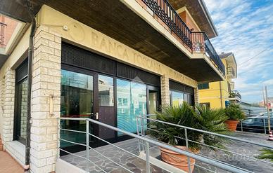 NEGOZIO A VALLEFOGLIA