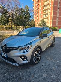 Renault Captur 1.6 E-Tech Full Hybrid 145cv Grigio