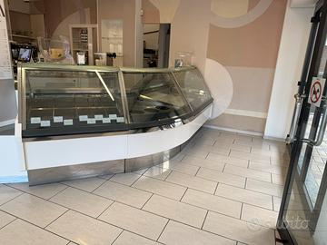 Vetrine esposizione gelateria