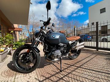 Bmw r nine T