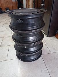 4 cerchioni e 4 borchie 