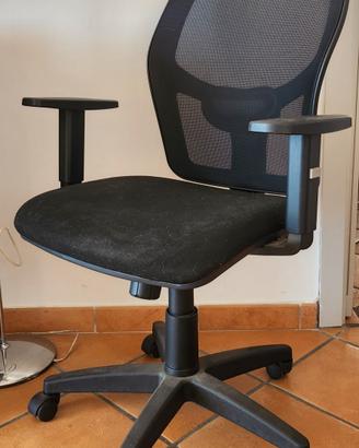 sedia da ufficio ergonomica e regolabile