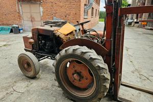 Trattore Fiat con Sollevatore (Muletto Agricolo)