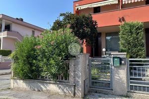 VILLA A SCHIERA A CALVISANO