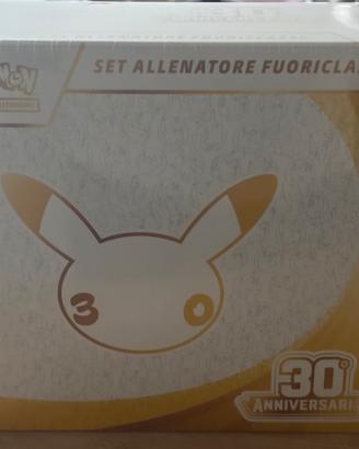 Pokemon 30 anniversario set allenatore fuoriclasse