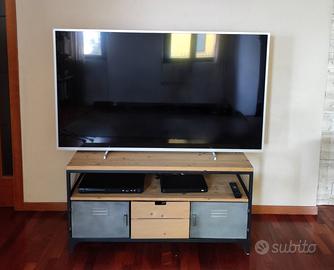 Mobile porta TV in stile industriale