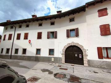 CASA D'EPOCA PERFETTA CON GIARDINO