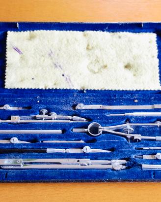 Antico set di compassi DEMARTINI