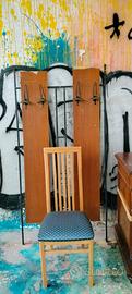 4 Sedie in Legno Mobile E Appendiabiti Vintage