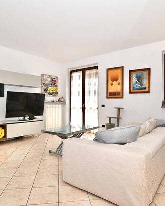 Appartamento di 170 m² con 4 locali e box auto dop