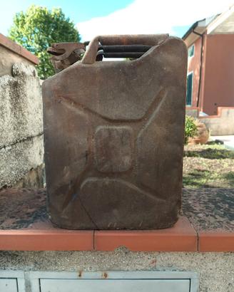 Tanica carburante inglese Jerrycan II guerra