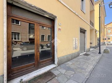 NEGOZIO A ACQUI TERME