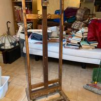 Vecchio cavalletto da pittore