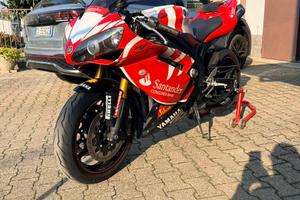 Yamaha r1 santander numero 247/500