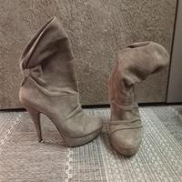 Stivaletti Tronchetti Scamosciati grigi - Ovyé