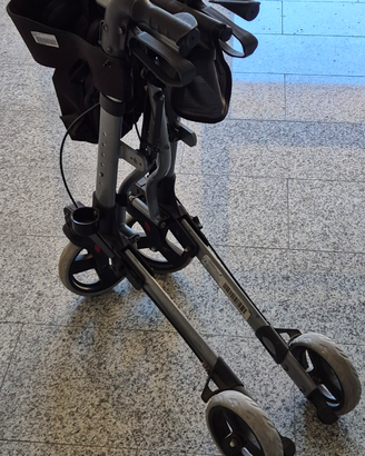 DEAMBULATORE per anziani pieghevole e con seduta