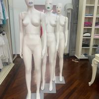 Manichini femminile per negozio abbigliamento
