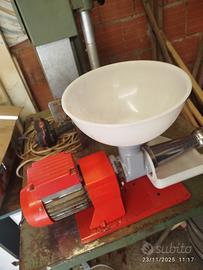 passa pomodoro elettrico 