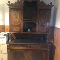 Credenza antica in legno