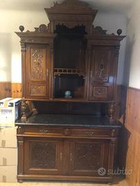 Credenza antica in legno