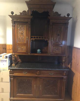 Credenza antica in legno