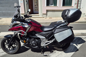 Honda nc 750 x con dct "travel edition"