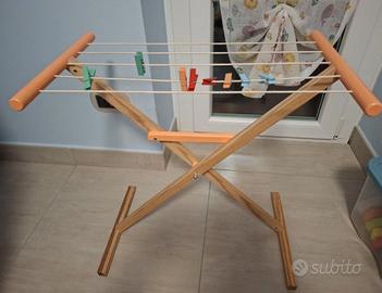 Stendibiancheria in legno giocattolo