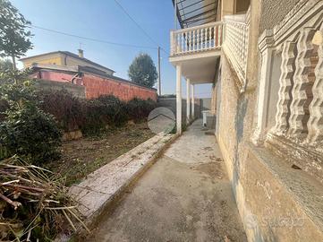 3 LOCALI A CARMAGNOLA