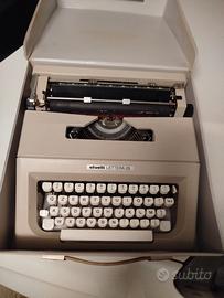 Macchina da scrivere Olivetti Lettera 25