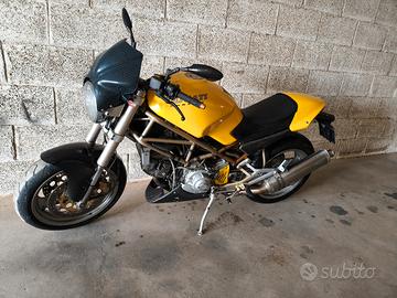 Ducati Monster 900