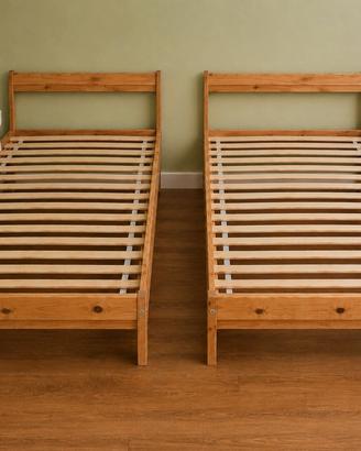 Letti singoli montessoriani in legno di pino