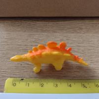 10 mini-dinosauri in plastica 