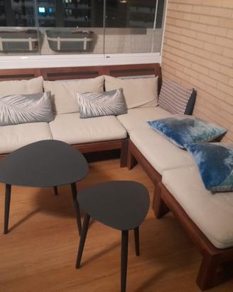 salotto esterno/balcone con tavolini