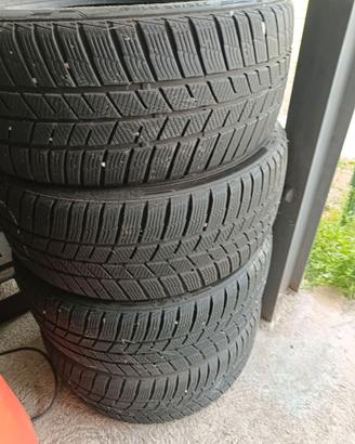 4 pneumatici 225-45-18  95V