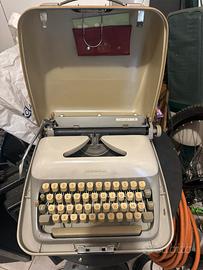 Macchina da scrivere Adler junior