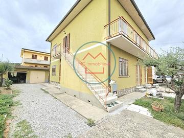 Villa di 285 m² con più di 5 locali e box auto dop
