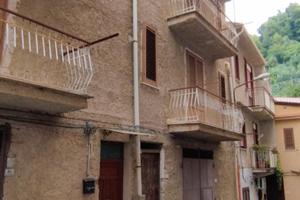 Altofonte ampio 4 vani oltre sottotetto