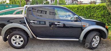 Mitsubishi L200 dual Cap (Triton) 30th aniversario