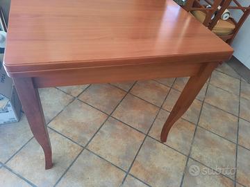 Tavolo quadrato, allungabile