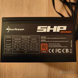 Alimentatore Sharkoon 700W 80+