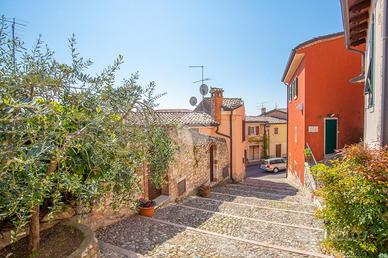 2 LOCALI A CAVAION VERONESE