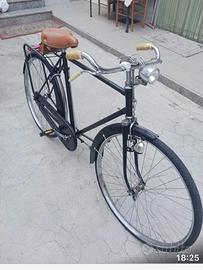 bici antica a bacchetta .