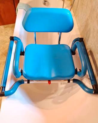 sedile girevole per vasca