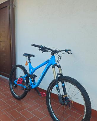 bicicletta commencal MetaAM 