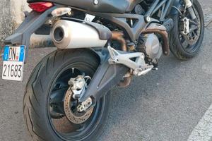 Ducati Monster 696