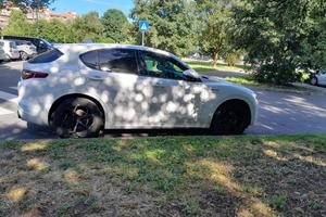 alfa stelvio 2.2 diesel 210 allestimento veloce 